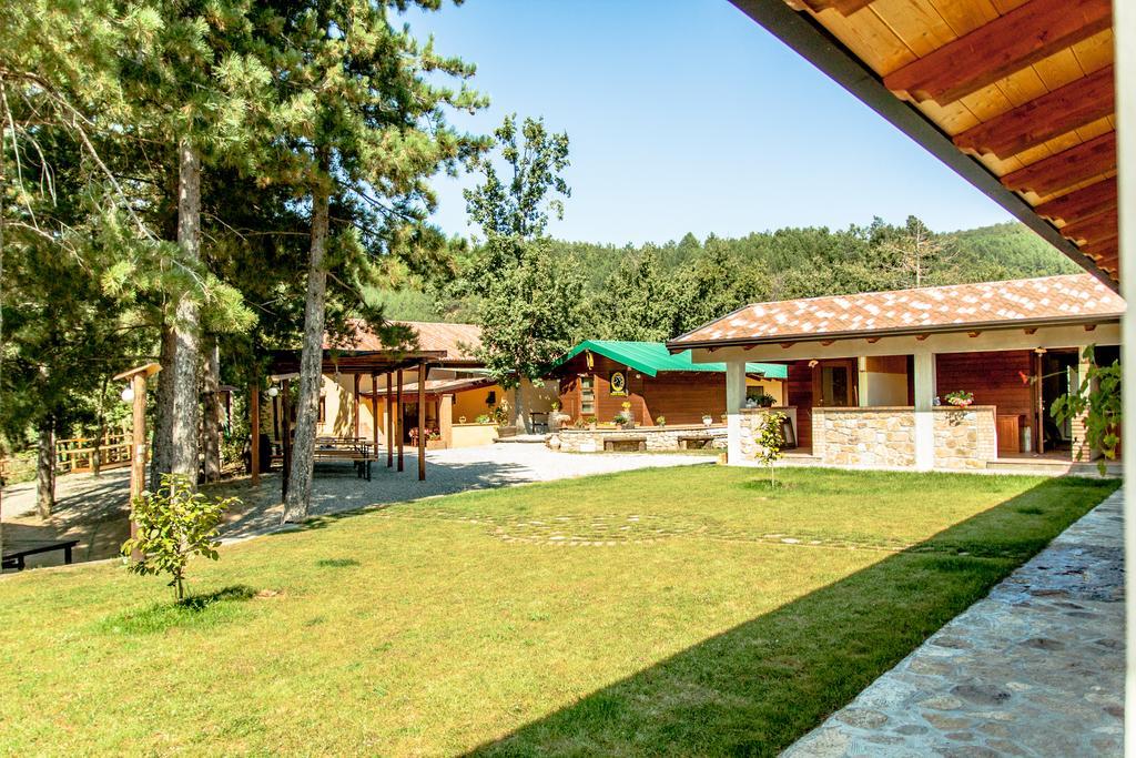 Готель La Taverna Dei Briganti Cotronei Екстер'єр фото