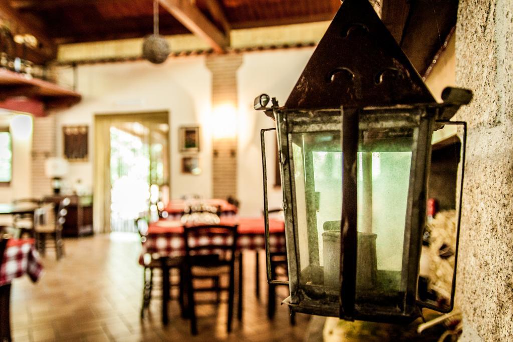 Готель La Taverna Dei Briganti Cotronei Екстер'єр фото